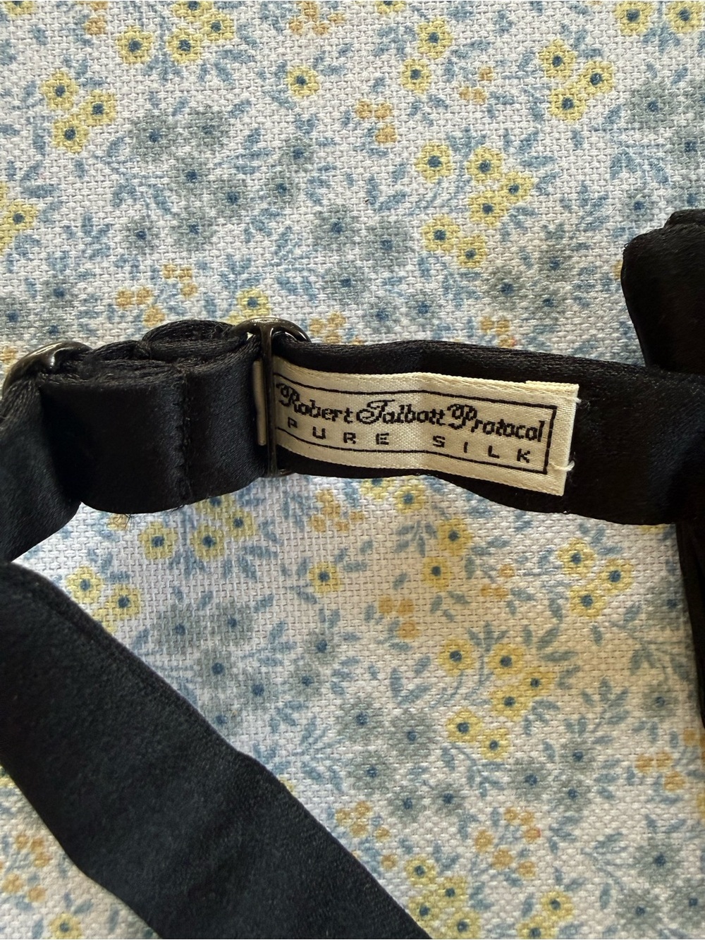 Robert Talbott Protocol Formal 100% Silk Bow Tie ๐ - Picture 2 of 6